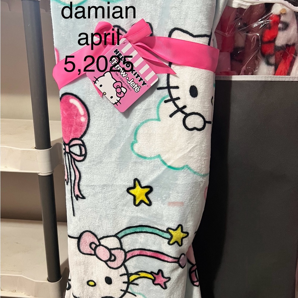 COPY - Hello Kitty Pink and White thro